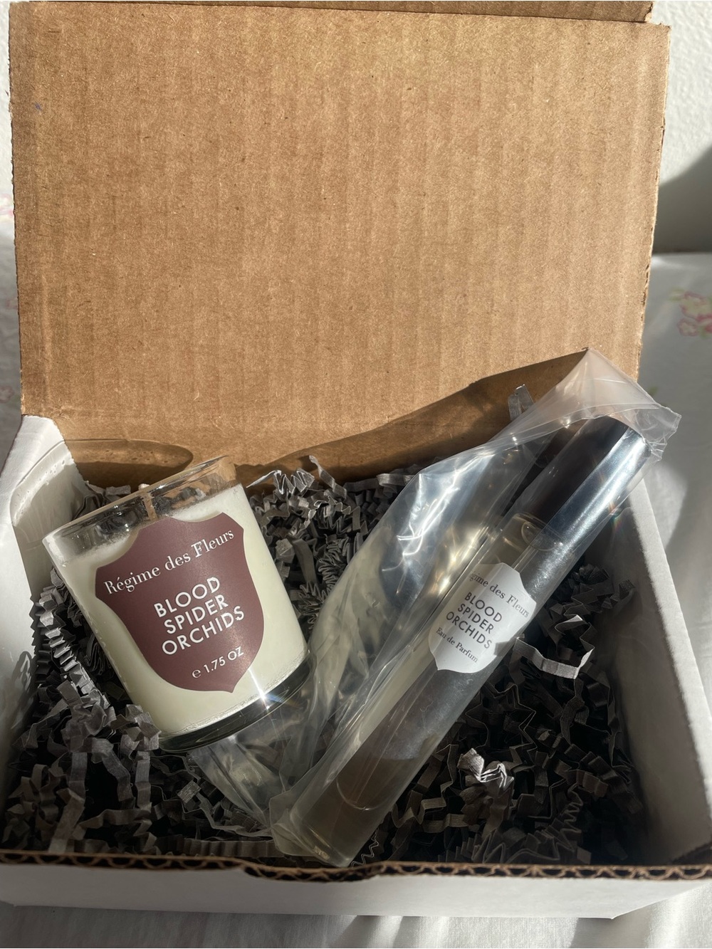 Regime des Fleurs Travel Candle and 10ml Perfume - Blood Spider Orchids